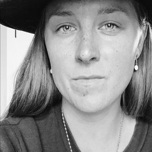 Meet your Posher, Riana